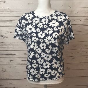 🌹 Zara Trafaluc tee in navy and white flowers